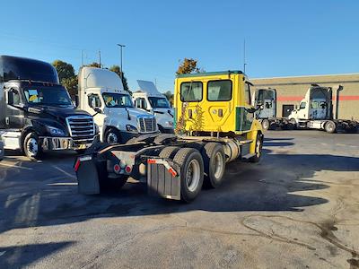 Used 2017 Freightliner Cascadia Detroit DD13 Semi Truck for sale #673898 - photo 2