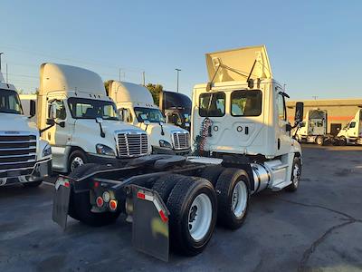 Used 2019 Freightliner Cascadia Detroit Diesel DD15 Semi Truck for sale #807759 - photo 2