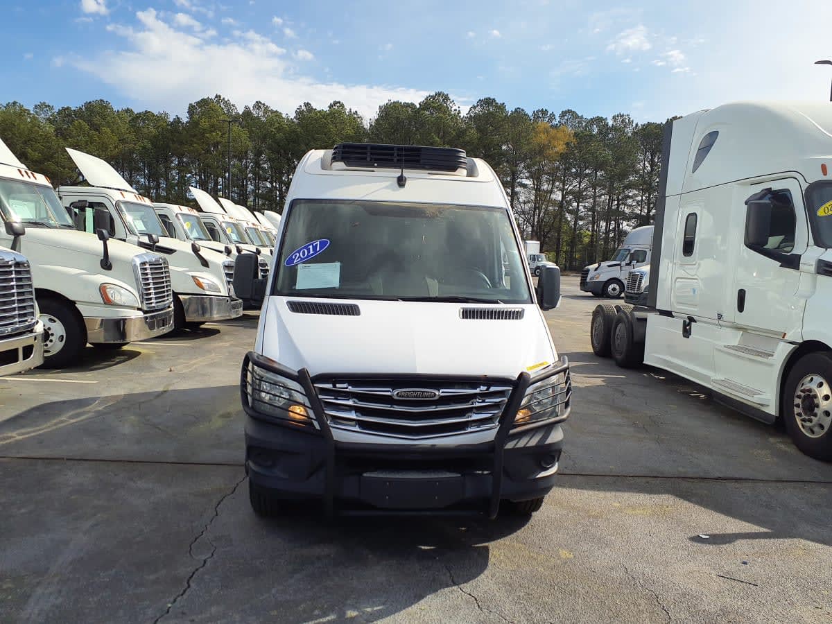 Used 2017 Freightliner Sprinter 3500 - photo 6