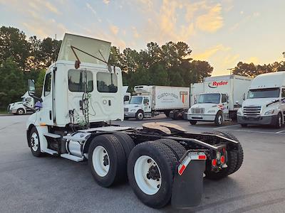 Used 2019 Freightliner Cascadia Detroit DD13 Semi Truck for sale #821382 - photo 2
