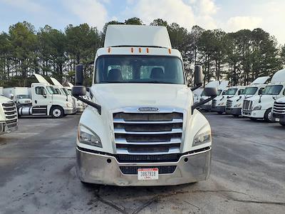 Used 2019 Freightliner Cascadia Detroit Diesel DD15 Semi Truck for sale #824989 - photo 2