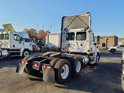 Used 2019 Freightliner Cascadia Detroit Diesel DD15 Semi Truck for sale #862653 - photo 2