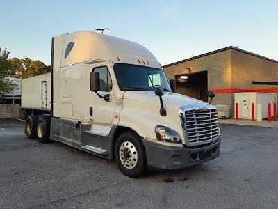 Used 2019 Freightliner Cascadia Detroit Diesel DD15 Semi Truck with Sleeper Cab for sale #862657 - photo 1