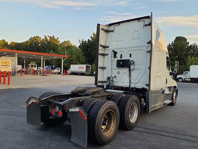 Used 2019 Freightliner Cascadia Detroit Diesel DD15 Semi Truck with Sleeper Cab for sale #862657 - photo 2