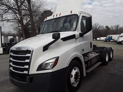 Used 2018 Freightliner Cascadia - photo 1