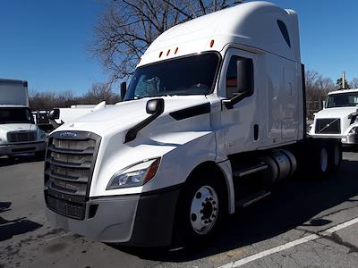 Used 2018 Freightliner Cascadia Detroit Diesel DD15 Semi Truck with Sleeper Cab for sale #583889 - photo 1