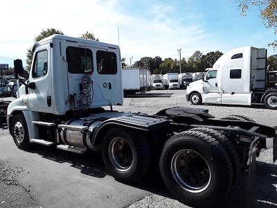 Used 2018 Freightliner Cascadia Detroit Diesel DD15 Semi Truck for sale #763264 - photo 2