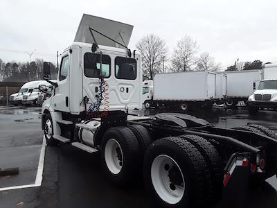 Used 2019 Freightliner Cascadia Detroit DD13 Semi Truck for sale #812911 - photo 2