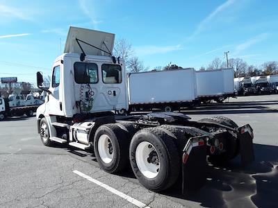 Used 2019 Freightliner Cascadia Detroit DD13 Semi Truck for sale #812986 - photo 2