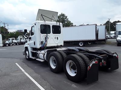 Used 2019 Freightliner Cascadia Detroit DD13 Semi Truck for sale #813421 - photo 2
