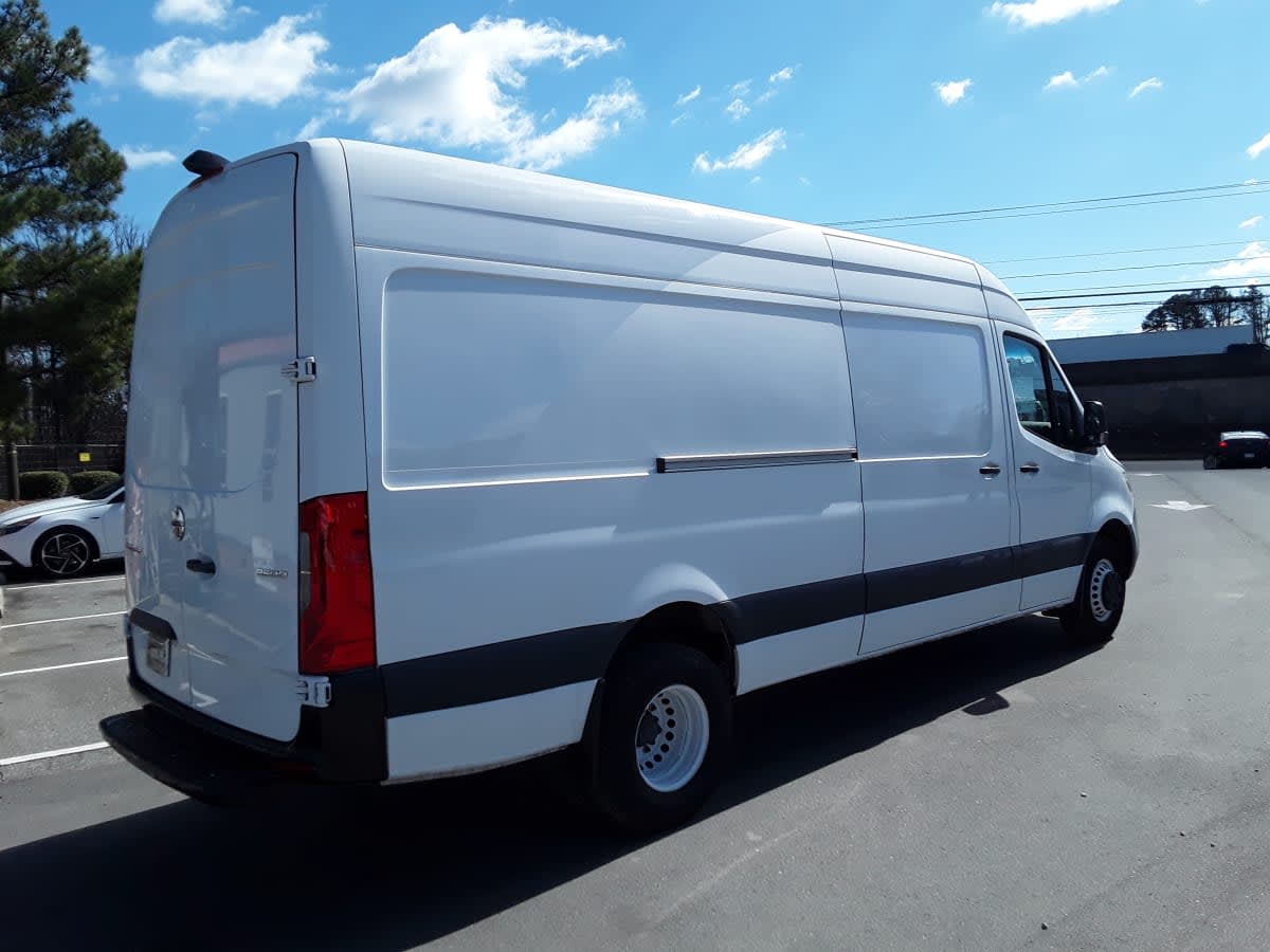 Used 2020 Freightliner Sprinter 3500 - photo 5