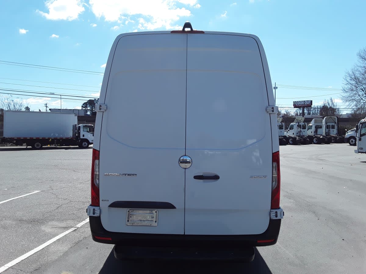 Used 2020 Freightliner Sprinter 3500 - photo 8