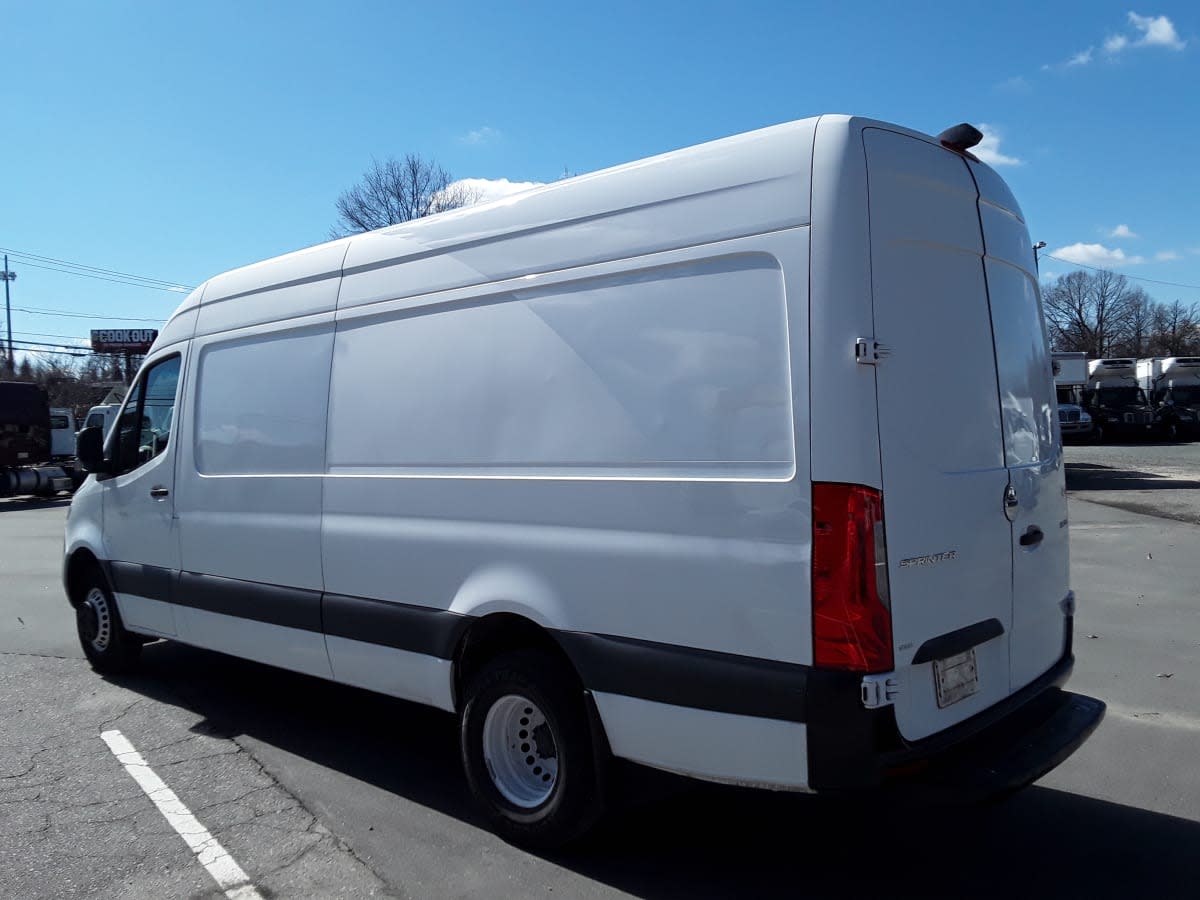 Used 2020 Freightliner Sprinter 3500 - photo 9