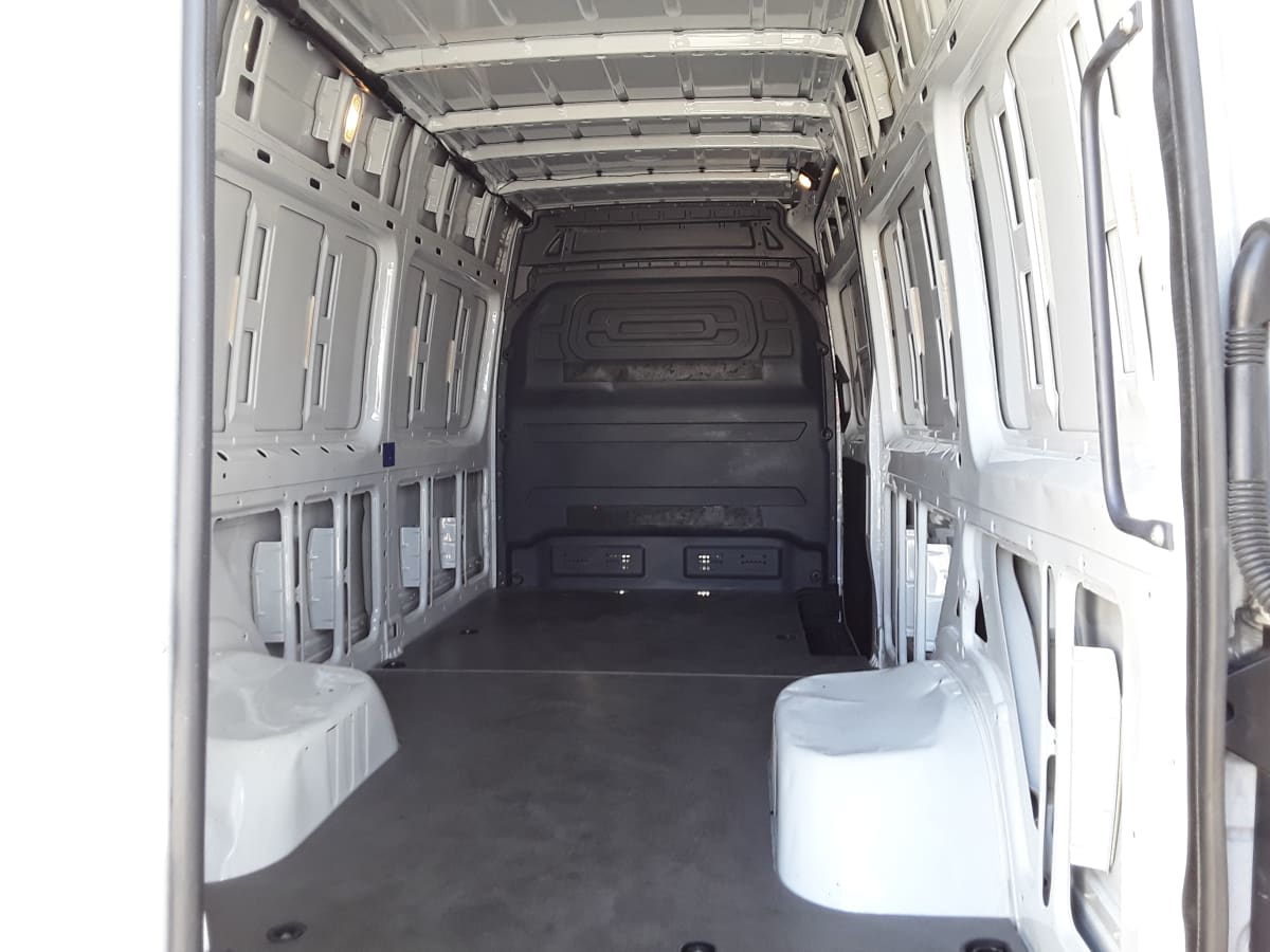 Used 2020 Freightliner Sprinter 3500 - photo 2