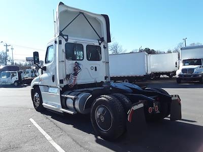Used 2019 Freightliner Cascadia Cummins X15 Semi Truck for sale #876885 - photo 2