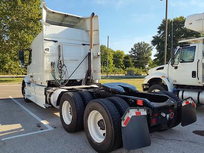 Used 2020 Volvo VNR Volvo D13 Semi Truck for sale #243488 - photo 2