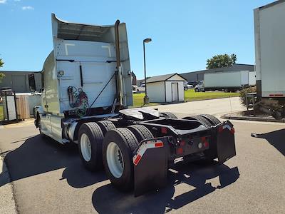 Used 2020 Volvo VNR Volvo D13 Semi Truck for sale #243489 - photo 2