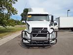 Used 2020 Volvo VNR Volvo D13 Semi Truck for sale #243491 - photo 3