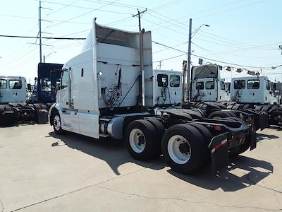 Used 2020 Volvo VNR Volvo D13 Semi Truck for sale #243513 - photo 2