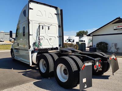 Used 2020 Freightliner Cascadia Detroit Diesel DD15 Semi Truck with Sleeper Cab for sale #259345 - photo 2