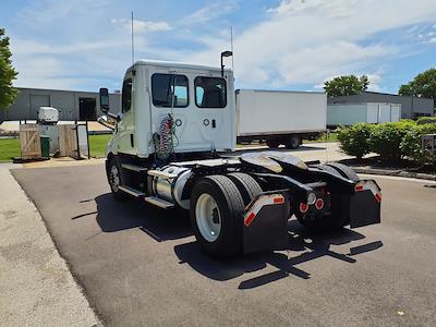 Used 2020 Freightliner Cascadia Detroit DD13 Semi Truck for sale #274737 - photo 2