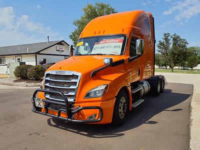 Used 2019 Freightliner Cascadia Detroit Diesel DD15 Semi Truck with Sleeper Cab for sale #805916 - photo 1