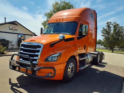 Used 2019 Freightliner Cascadia Detroit Diesel DD15 Semi Truck with Sleeper Cab for sale #805920 - photo 1