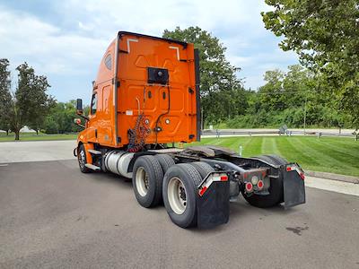 Used 2019 Freightliner Cascadia Detroit Diesel DD15 Semi Truck with Sleeper Cab for sale #805923 - photo 2