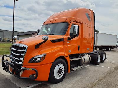 Used 2019 Freightliner Cascadia Detroit Diesel DD15 Semi Truck with Sleeper Cab for sale #805924 - photo 1