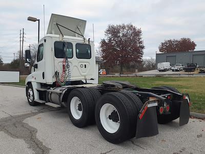 Used 2019 Freightliner Cascadia Detroit DD13 Semi Truck for sale #813786 - photo 2