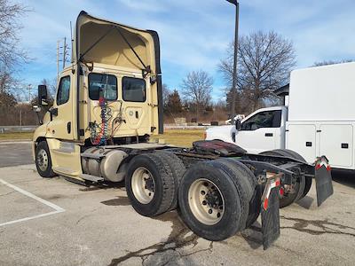 Used 2019 Freightliner Cascadia - photo 1