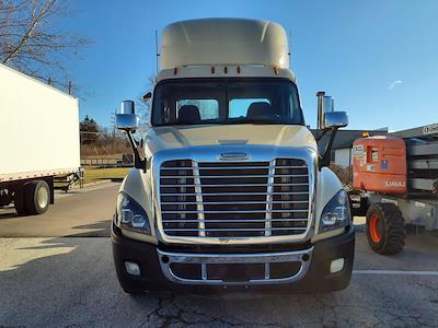Used 2019 Freightliner Cascadia Detroit Diesel DD15 Semi Truck for sale #814446 - photo 2