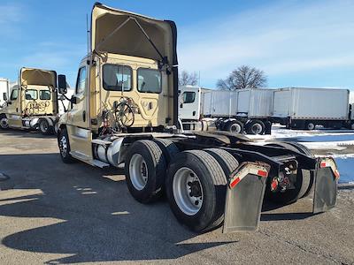 Used 2019 Freightliner Cascadia Detroit Diesel DD15 Semi Truck for sale #814450 - photo 2
