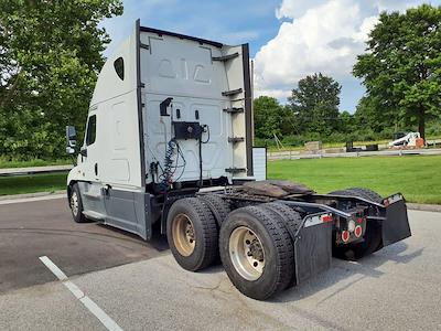 Used 2019 Freightliner Cascadia Detroit Diesel DD15 Semi Truck with Sleeper Cab for sale #862621 - photo 2