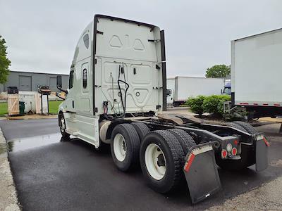 Used 2019 Freightliner Cascadia Detroit Diesel DD15 Semi Truck with Sleeper Cab for sale #873793 - photo 2