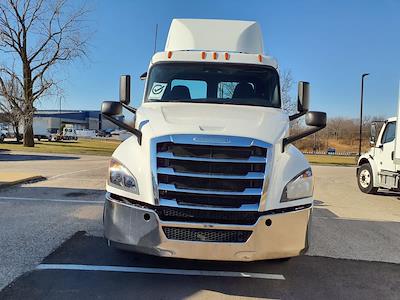 Used 2020 Freightliner Cascadia Detroit Diesel DD15 Semi Truck for sale #878378 - photo 2