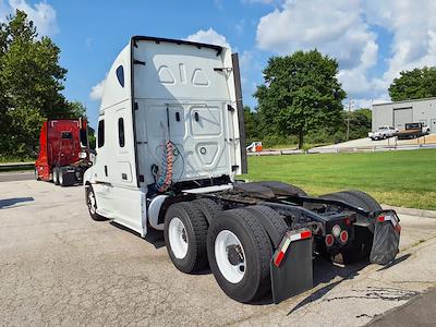 Used 2019 Freightliner Cascadia Detroit Diesel DD15 Semi Truck with Sleeper Cab for sale #881899 - photo 2