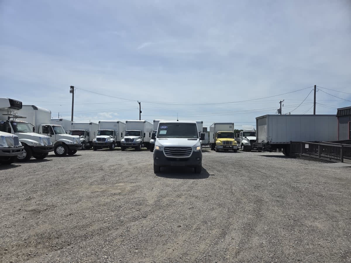 Used 2019 Freightliner Sprinter - photo 5