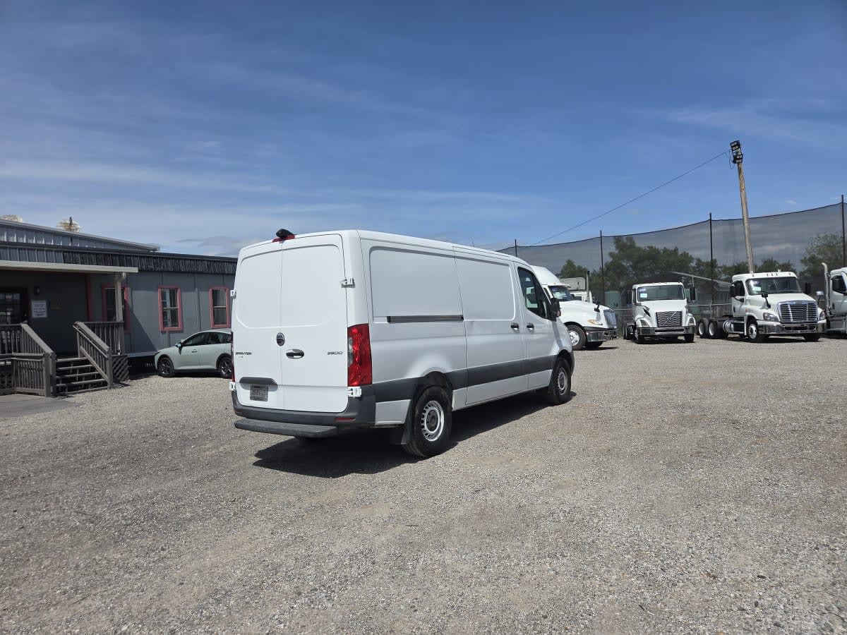 Used 2019 Freightliner Sprinter - photo 7