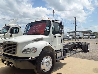 Used 2018 Freightliner M2 106 Conventional Cab Cab Chassis for sale #748366 - photo 1