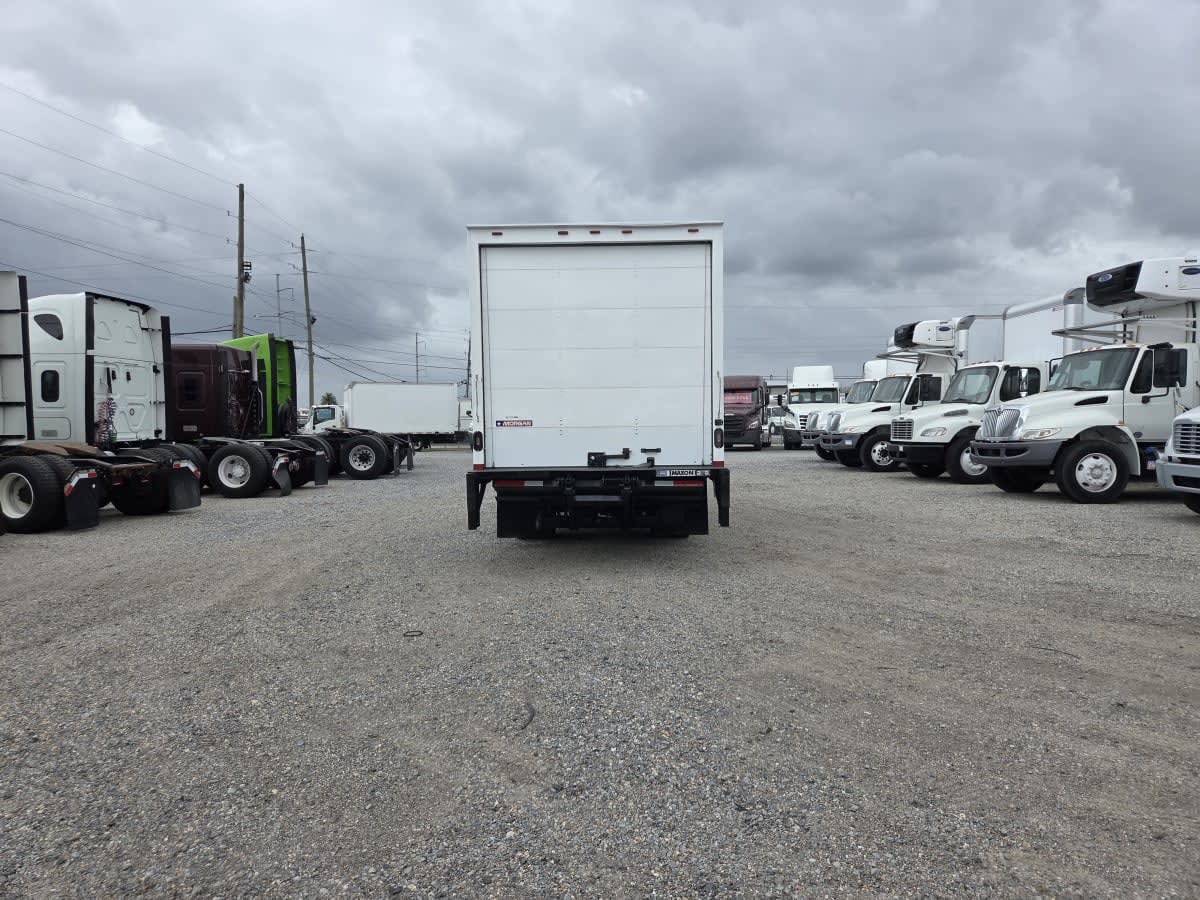 Used 2019 Isuzu NPR-HD - photo 8