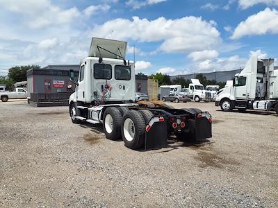 Used 2020 Freightliner Cascadia Detroit DD13 Semi Truck for sale #878447 - photo 2