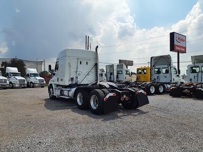 Used 2020 Freightliner Cascadia Detroit DD13 Semi Truck with Sleeper Cab for sale #894915 - photo 2
