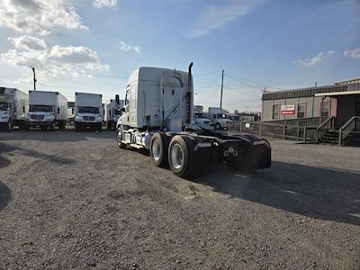 Used 2020 Freightliner Cascadia Detroit DD13 Semi Truck with Sleeper Cab for sale #894917 - photo 2