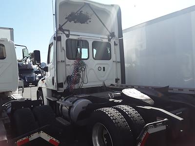 Used 2018 Freightliner Cascadia Detroit DD13 Semi Truck for sale #221500 - photo 2