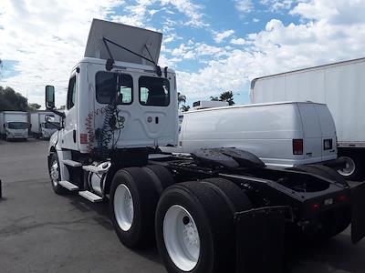 Used 2019 Freightliner Cascadia Detroit DD13 Semi Truck for sale #586018 - photo 2