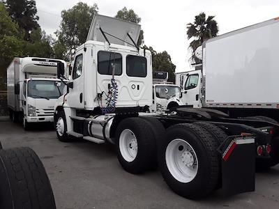 Used 2018 Freightliner Cascadia Detroit DD13 Semi Truck for sale #781957 - photo 2