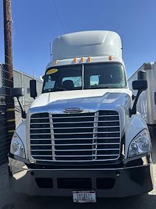 Used 2019 Freightliner Cascadia - photo 1