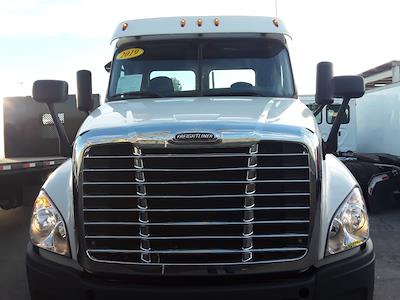 Used 2019 Freightliner Cascadia Detroit DD13 Semi Truck for sale #865275 - photo 2