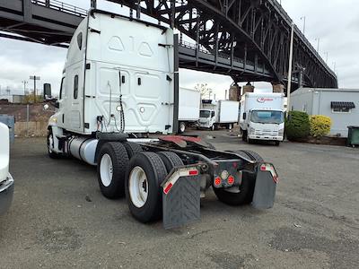 Used 2020 Freightliner Cascadia Cummins X15 Semi Truck with Sleeper Cab for sale #274279 - photo 2